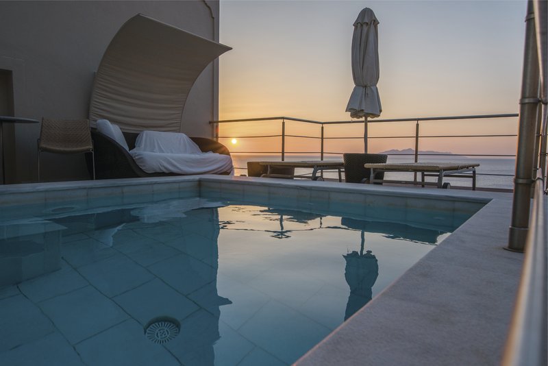 Santorin, Hotel Antinea Suites & Spa, Junior Suite mit Outdoor Pool
