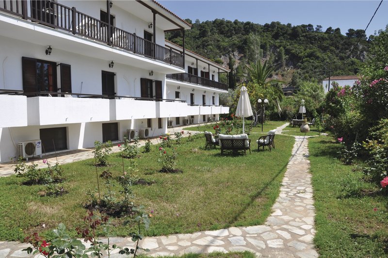 Skopelos, Hotel Afrodite, Gartenanlage